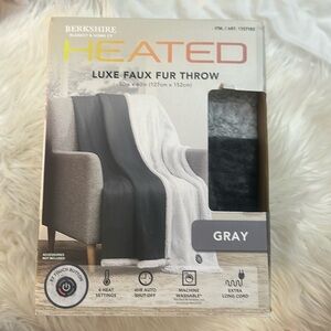 Berkshire Heated Luxe Faux Fur Grey Gray 50" x 60" Throw Blanket